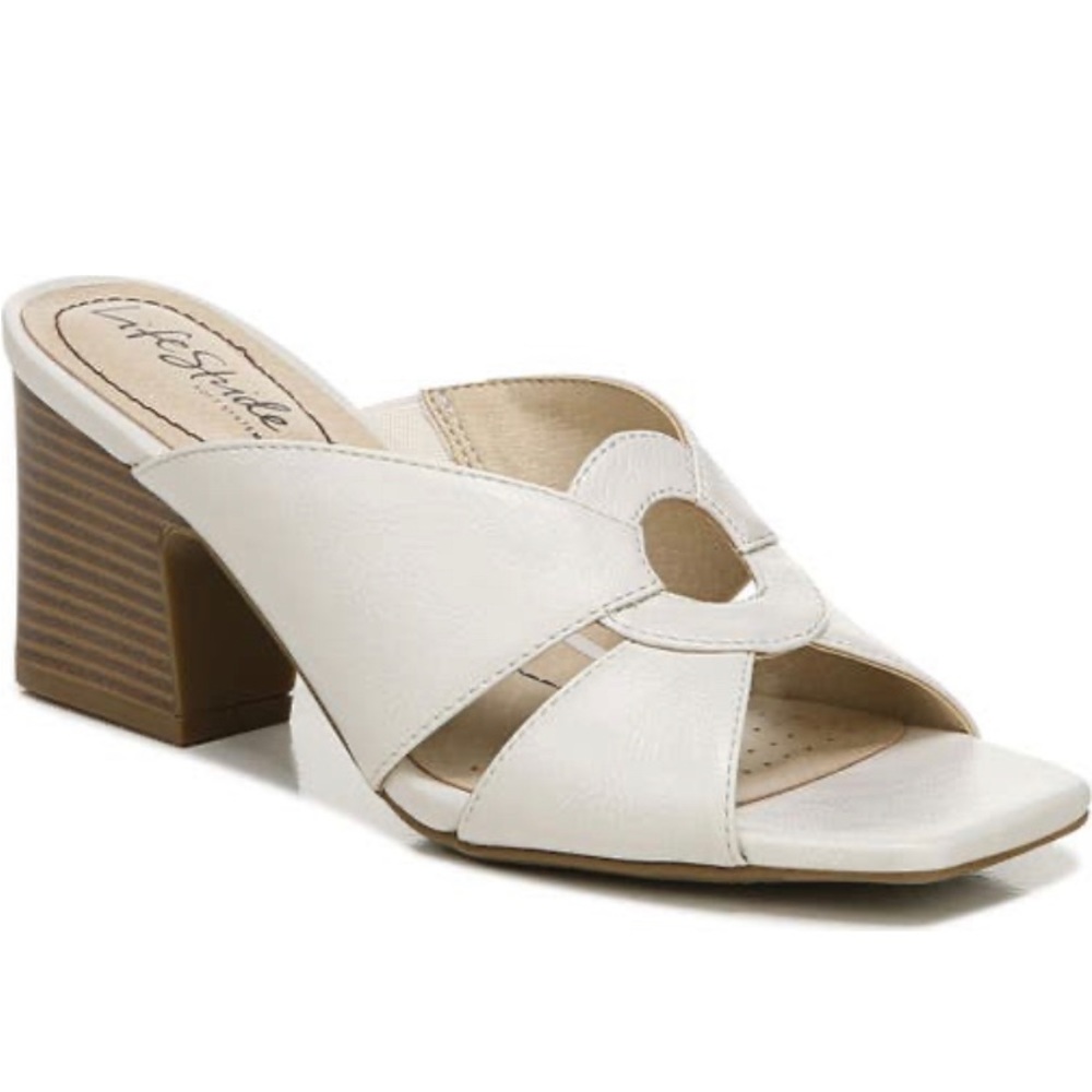NWT sandal with block heel